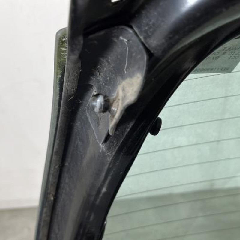 Malle/Hayon arriere RENAULT CLIO 2 CAMPUS Photo n°9