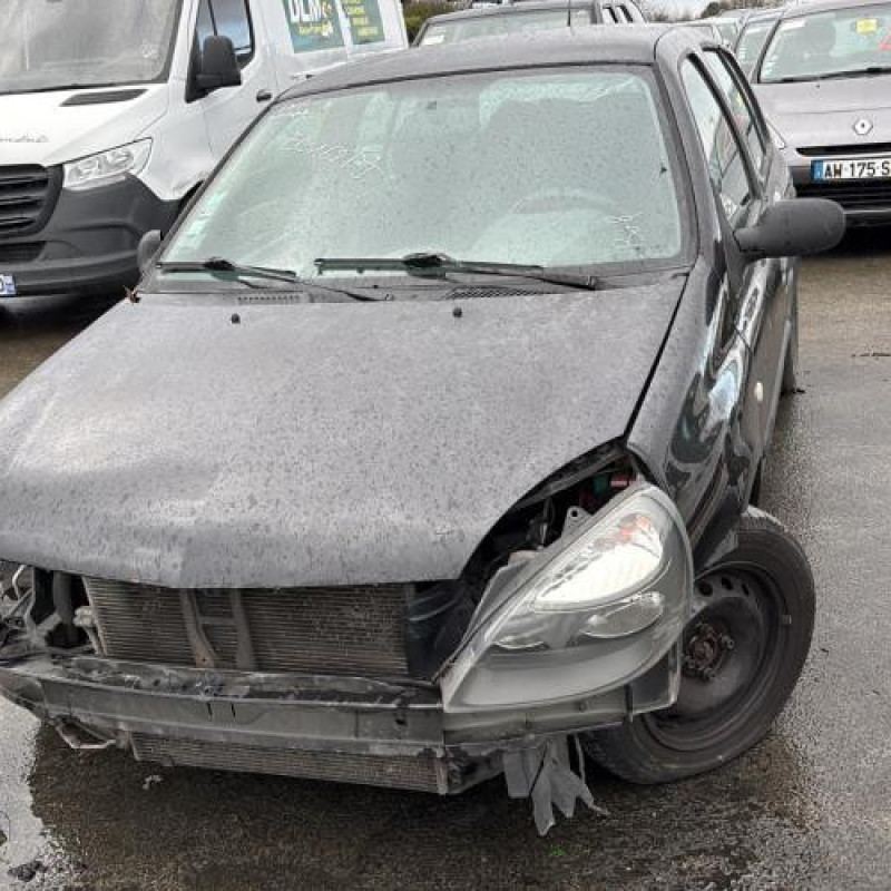 Malle/Hayon arriere RENAULT CLIO 2 CAMPUS Photo n°19