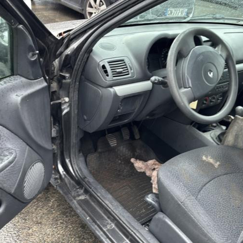 Malle/Hayon arriere RENAULT CLIO 2 CAMPUS Photo n°20