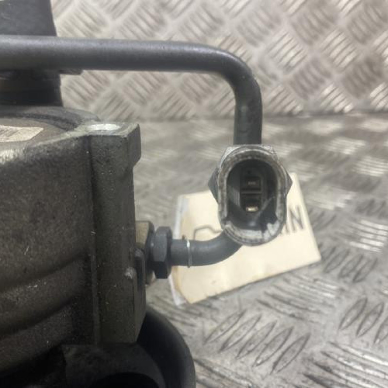 Pompe de direction RENAULT SCENIC 1 Photo n°3