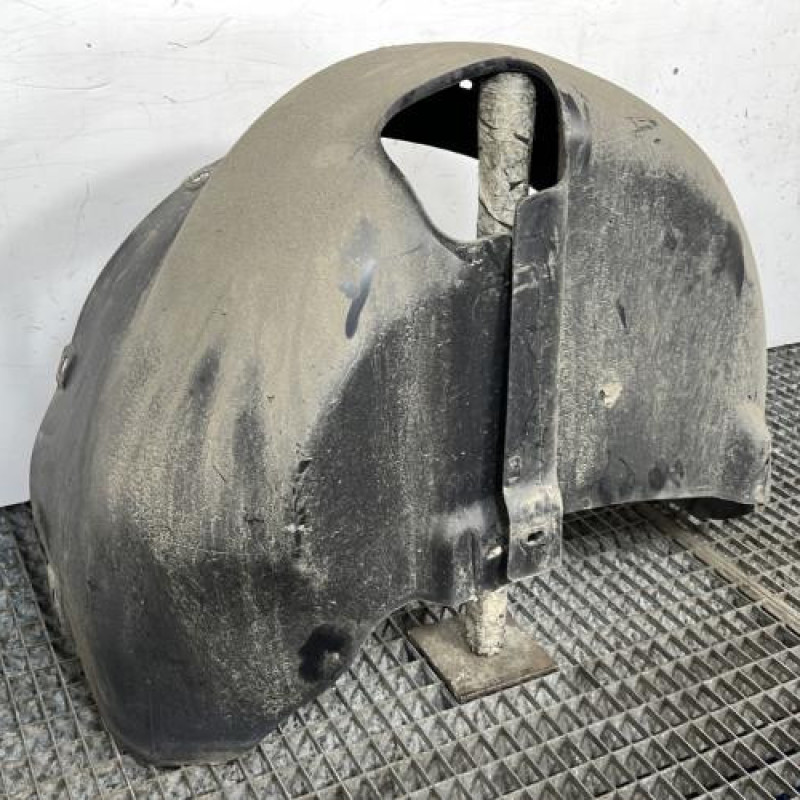 Pare boue arriere gauche VOLKSWAGEN FOX Photo n°3