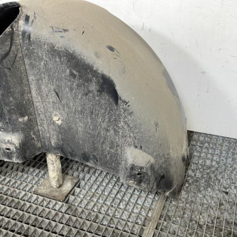 Pare boue arriere gauche VOLKSWAGEN FOX Photo n°4