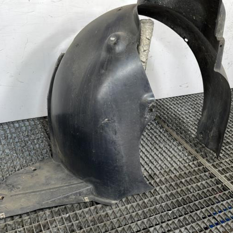 Pare boue avant droit VOLKSWAGEN FOX Photo n°3