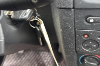 Porte avant droit RENAULT CLIO 2 CAMPUS