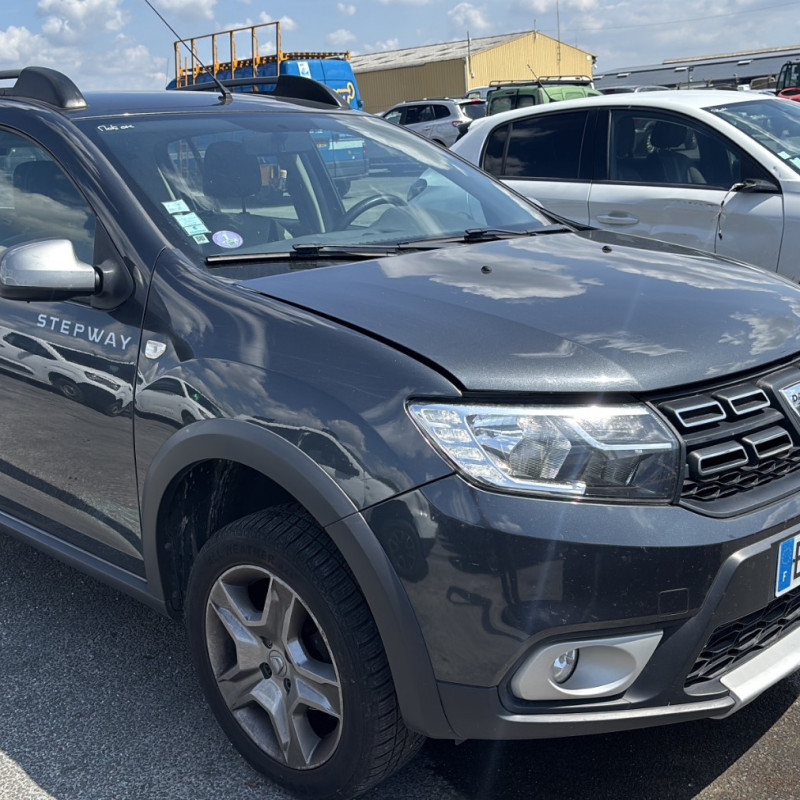DACIA SANDERO 2 PHASE 2 0.9i - 12V TURBO TCE 90 Photo n°2