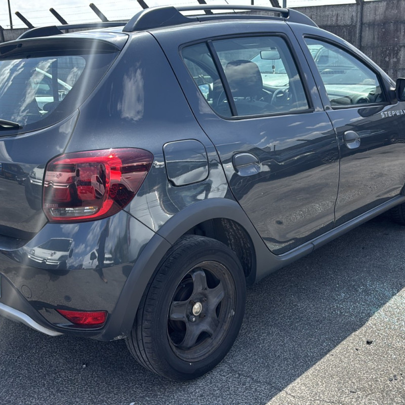 DACIA SANDERO 2 PHASE 2 0.9i - 12V TURBO TCE 90 Photo n°3