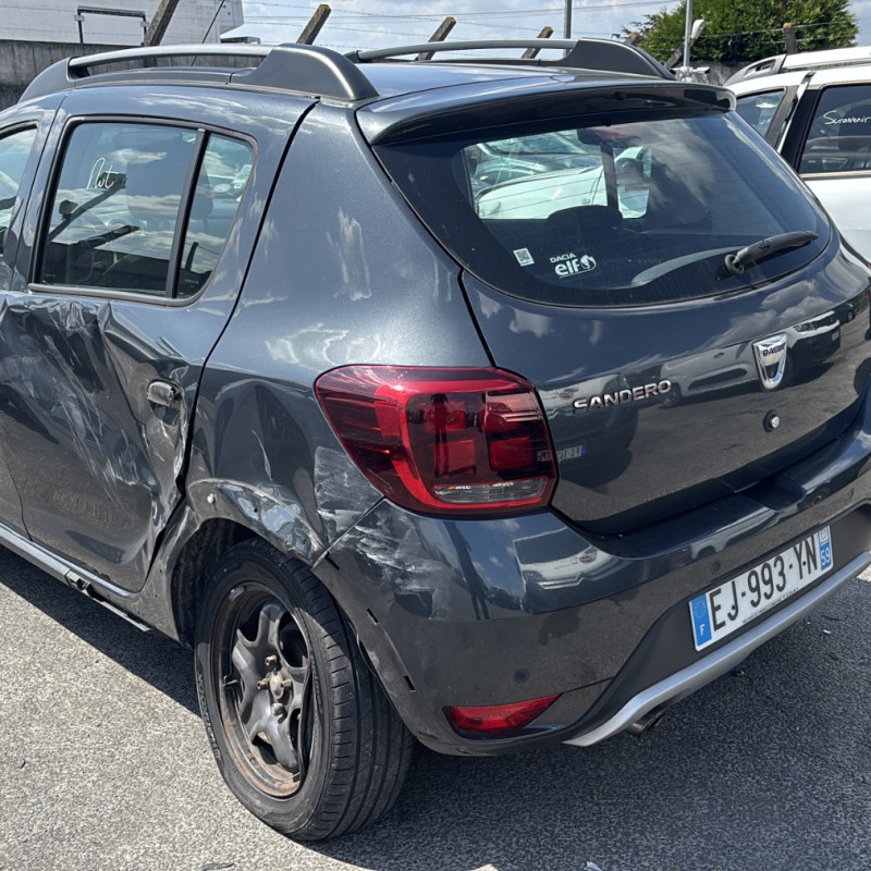 DACIA SANDERO 2 PHASE 2 0.9i - 12V TURBO TCE 90 Photo n°4