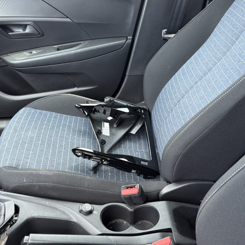 PEUGEOT 208 2 1.2 VTI - 12V Photo n°17