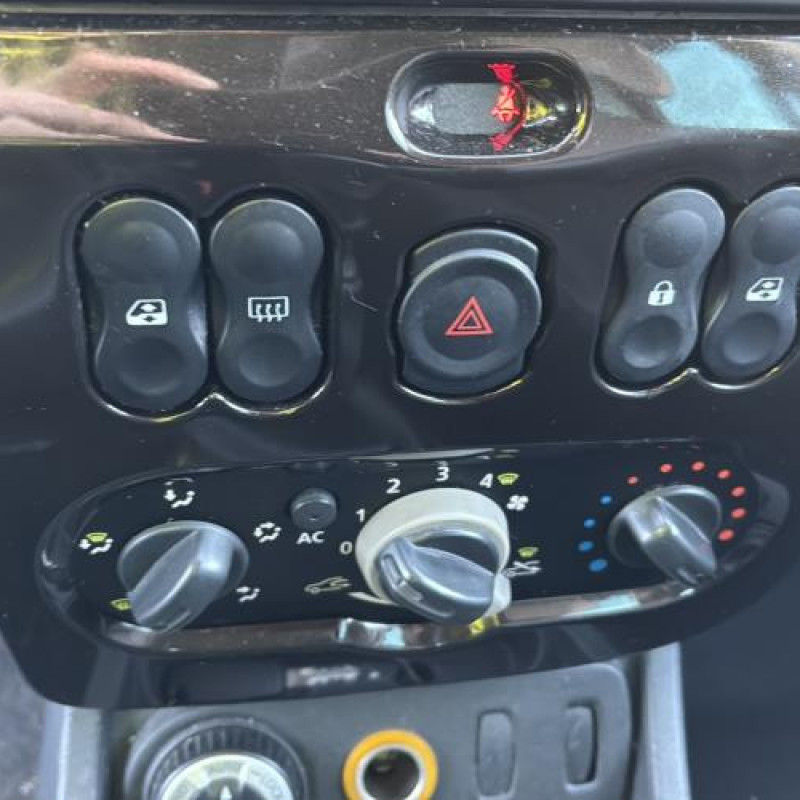 Attache ceinture arriere droit DACIA DUSTER 1 Photo n°17