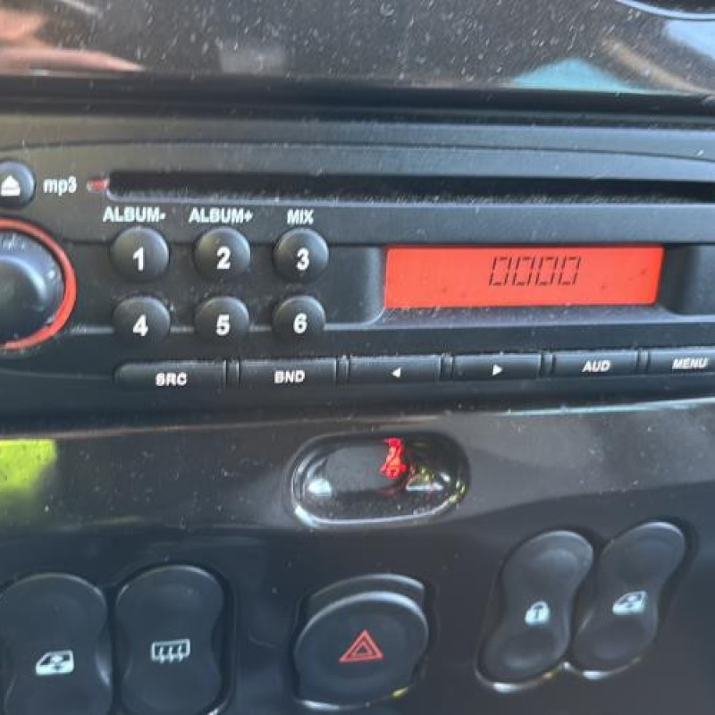 Attache ceinture arriere droit DACIA DUSTER 1 Photo n°18