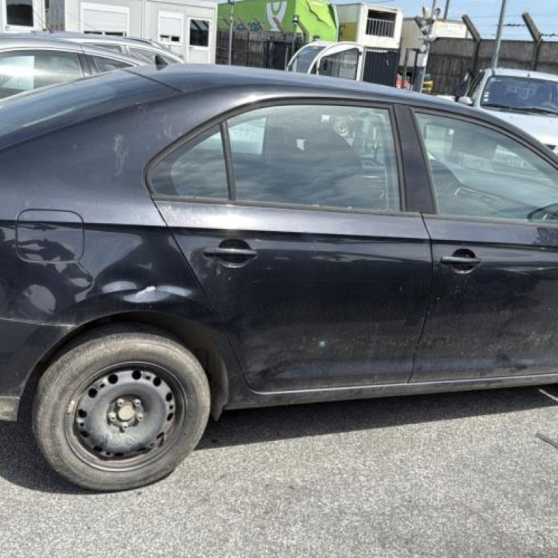 Compresseur clim SEAT TOLEDO 4 Photo n°6
