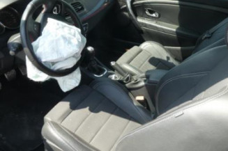 Bras essuie glace avant gauche RENAULT MEGANE 3