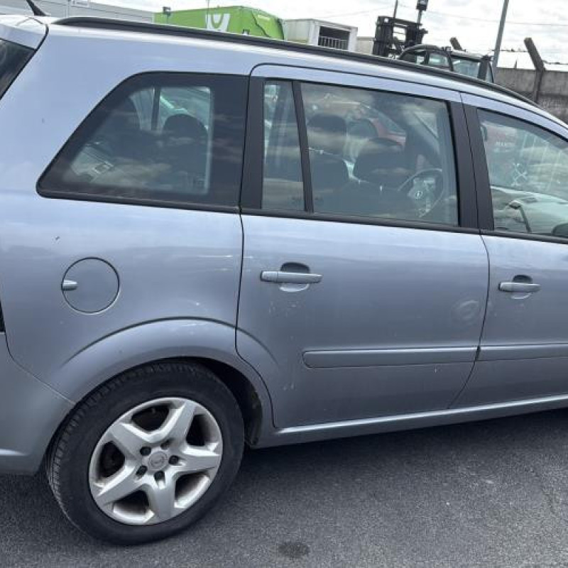 Aile avant gauche OPEL ZAFIRA B Photo n°10
