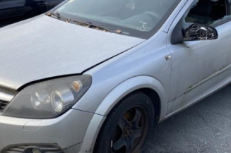 Aile avant gauche OPEL ASTRA H