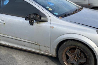 Aile avant gauche OPEL ASTRA H