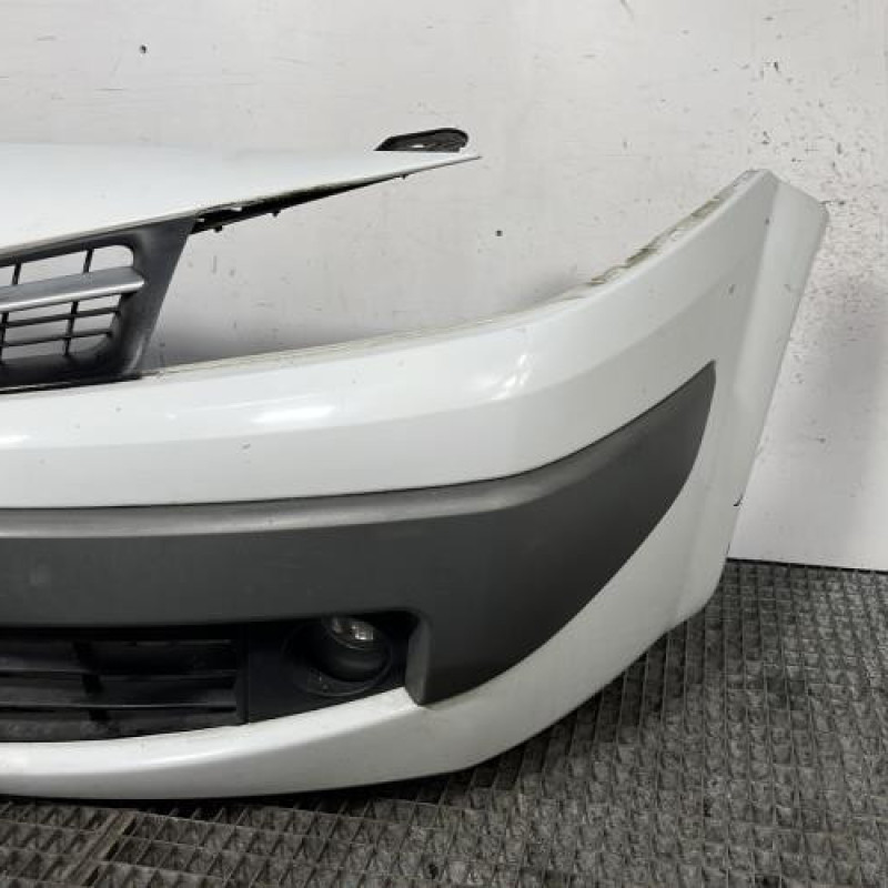 Pare choc avant RENAULT MEGANE 2 Photo n°4