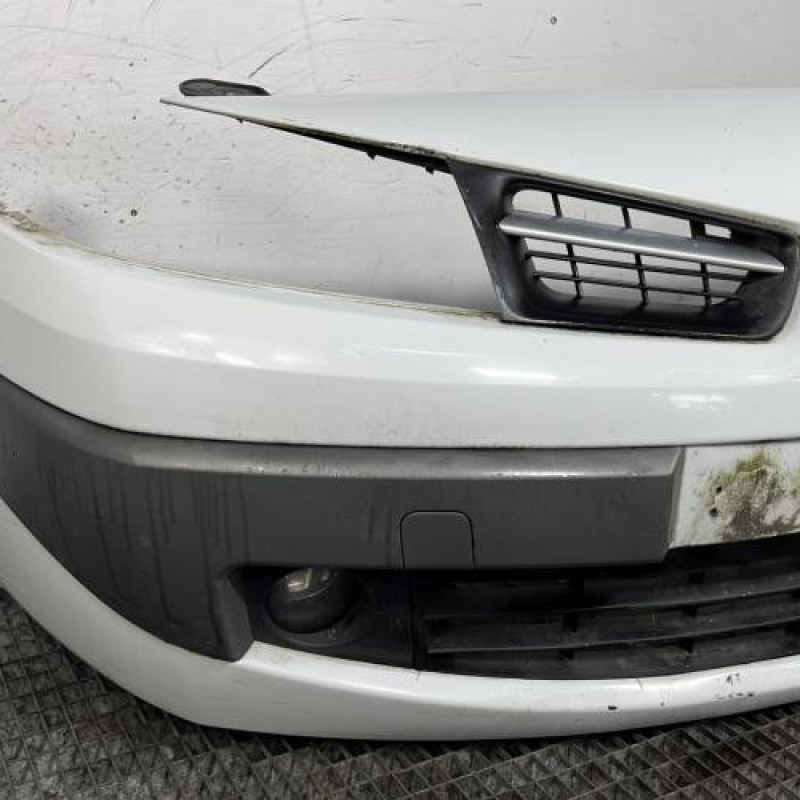 Pare choc avant RENAULT MEGANE 2 Photo n°8