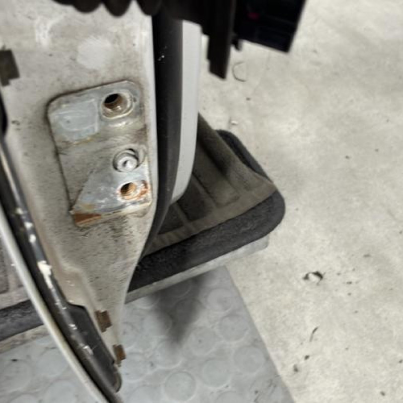 Porte avant droit VOLKSWAGEN GOLF 5 Photo n°7