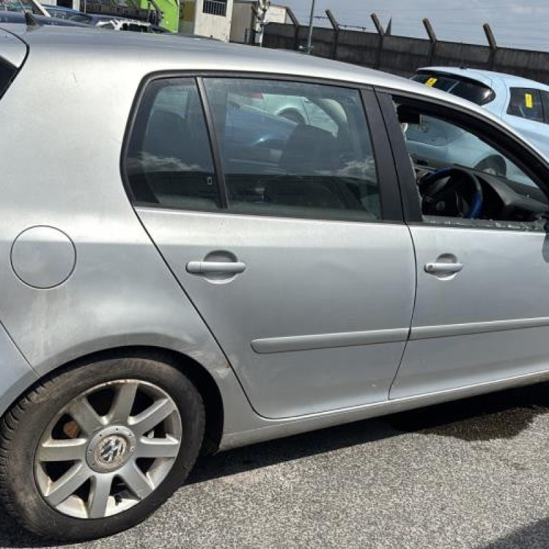 Porte avant droit VOLKSWAGEN GOLF 5 Photo n°15
