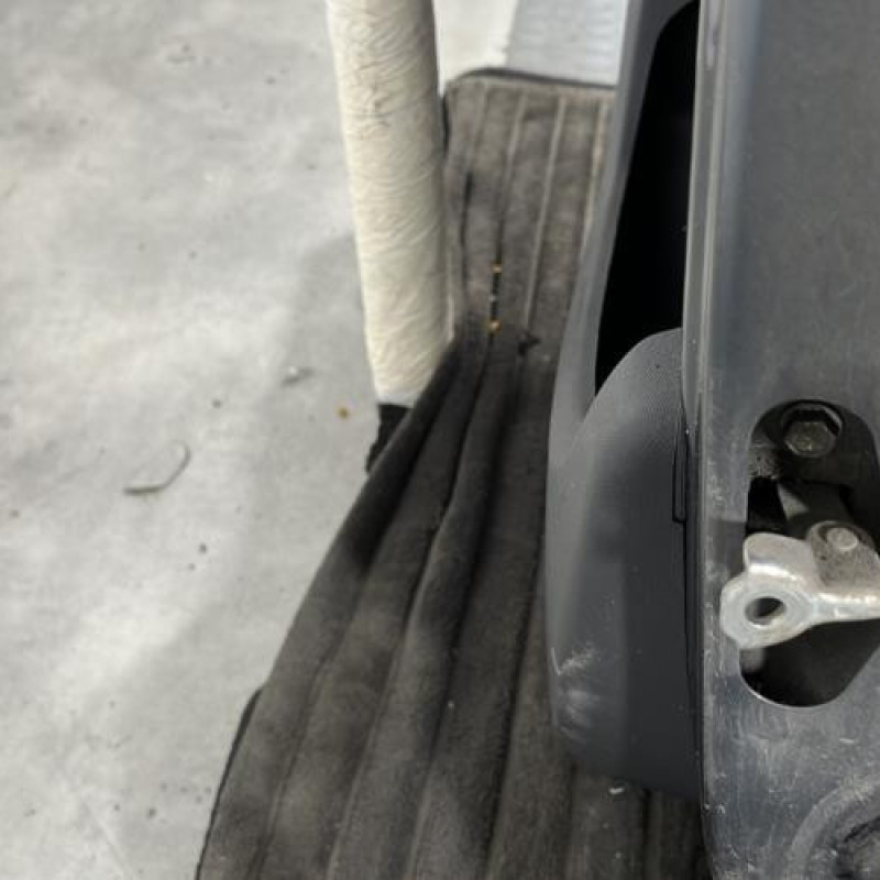 Porte arriere gauche PEUGEOT 107 Photo n°5
