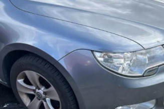 Serrure avant droit SKODA SUPERB 2