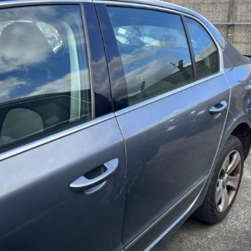 Serrure avant droit SKODA SUPERB 2 Photo n°10