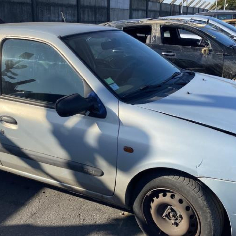 Malle/Hayon arriere RENAULT CLIO 2 Photo n°7