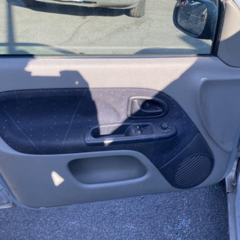 Malle/Hayon arriere RENAULT CLIO 2 Photo n°9