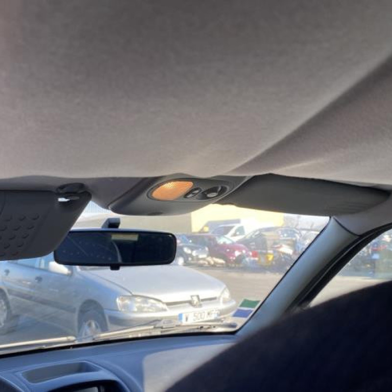 Poignee porte arriere gauche RENAULT CLIO 2 Photo n°15