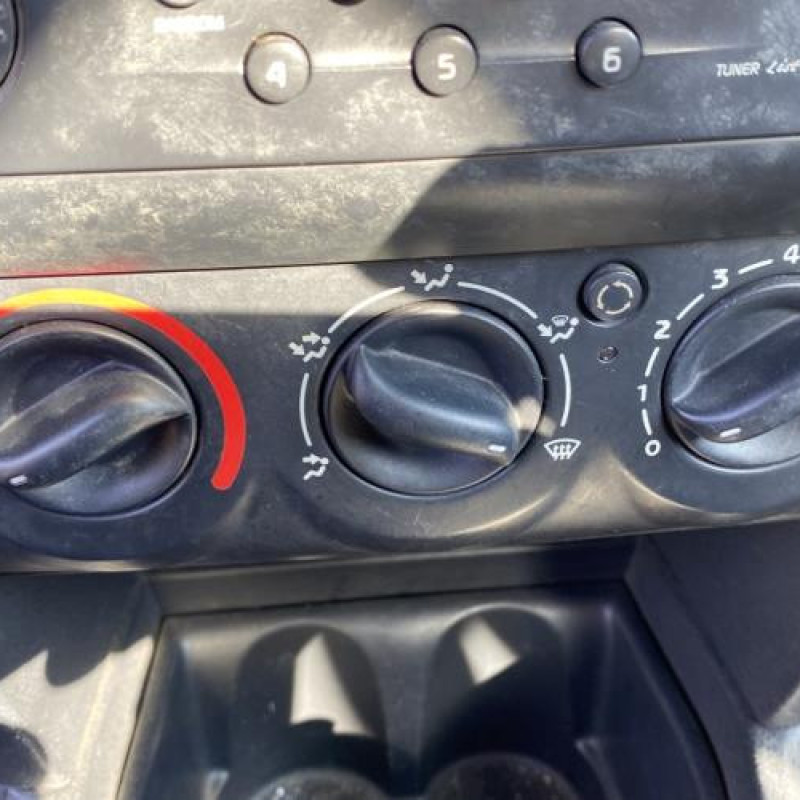 Poignee porte arriere gauche RENAULT CLIO 2 Photo n°16