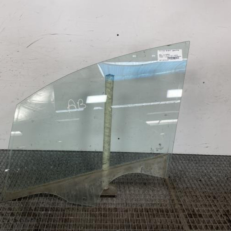 Vitre avant gauche BMW SERIE 2 F45 ACTIVE Photo n°1