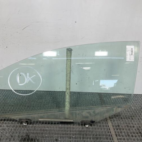 Vitre avant gauche TOYOTA YARIS 2 Photo n°1