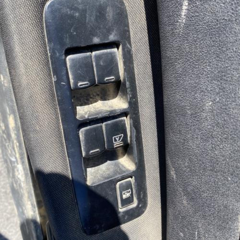 Leve vitre electrique arriere droit NISSAN QASHQAI 1 Photo n°11