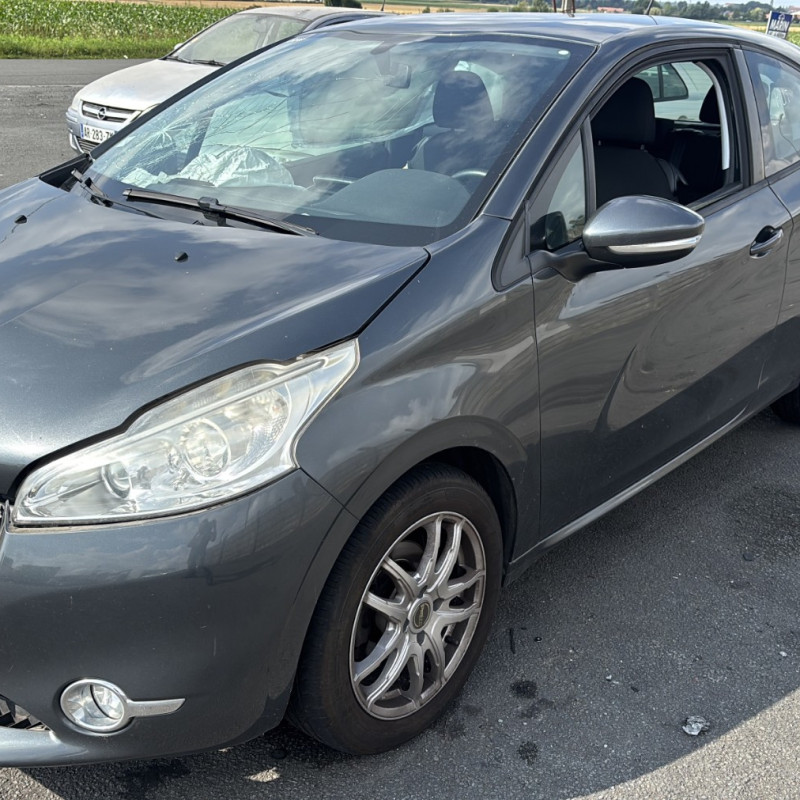 PEUGEOT 208 1 PHASE 1 1.2 VTI - 12V Photo n°1