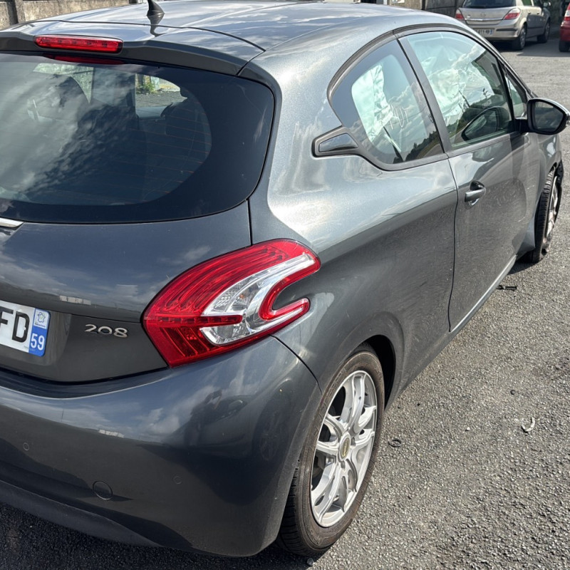 PEUGEOT 208 1 PHASE 1 1.2 VTI - 12V Photo n°3