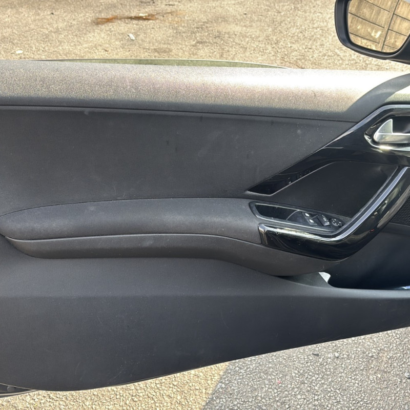 PEUGEOT 208 1 PHASE 1 1.2 VTI - 12V Photo n°10