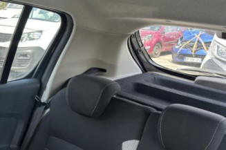 Attache ceinture arriere centrale DACIA SANDERO 2