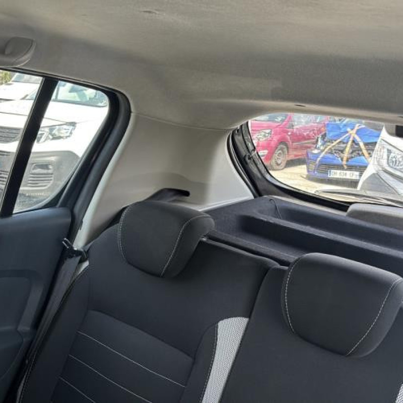 Attache ceinture arriere centrale DACIA SANDERO 2 Photo n°10