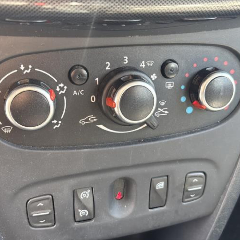 Attache ceinture arriere centrale DACIA SANDERO 2 Photo n°15