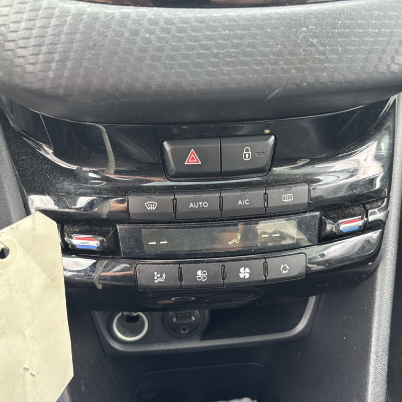 PEUGEOT 2008 1 PHASE 1 1.6 BLUE HDI - 8V TURBO Photo n°28