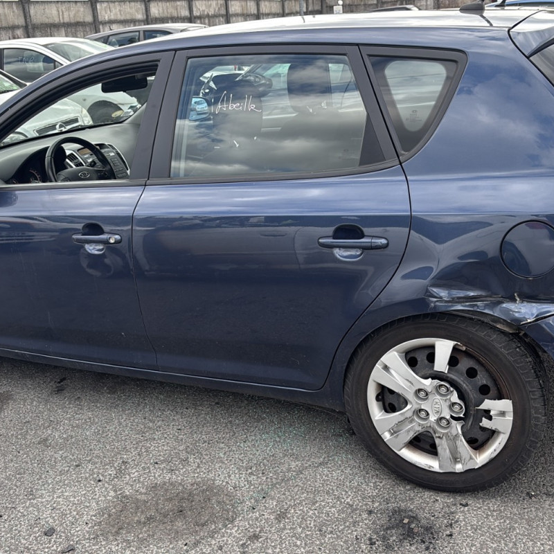 KIA PRO-CEED 1 PHASE 2 1.6 CRDI - 16V TURBO Photo n°17