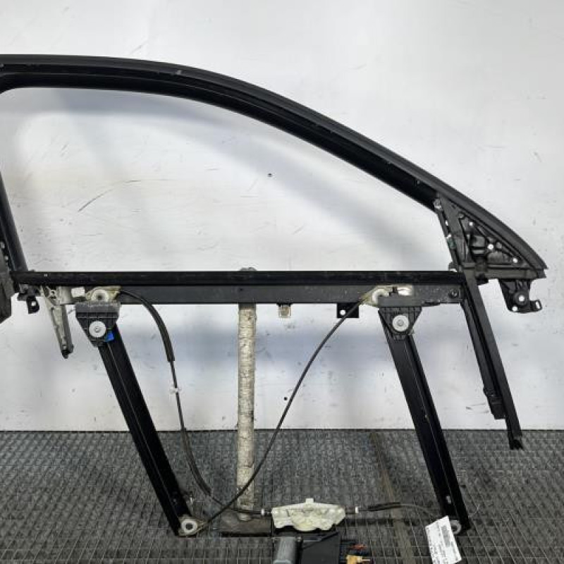 Leve vitre electrique avant droit AUDI A4 2 Photo n°1