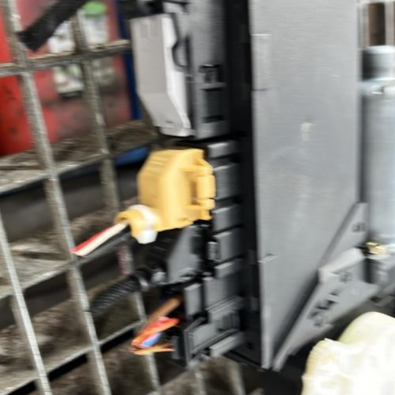 Leve vitre electrique avant droit AUDI A4 2 Photo n°3
