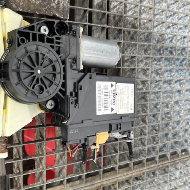 Leve vitre electrique avant droit AUDI A4 2 Photo n°4