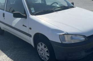 Retroviseur interieur PEUGEOT 106