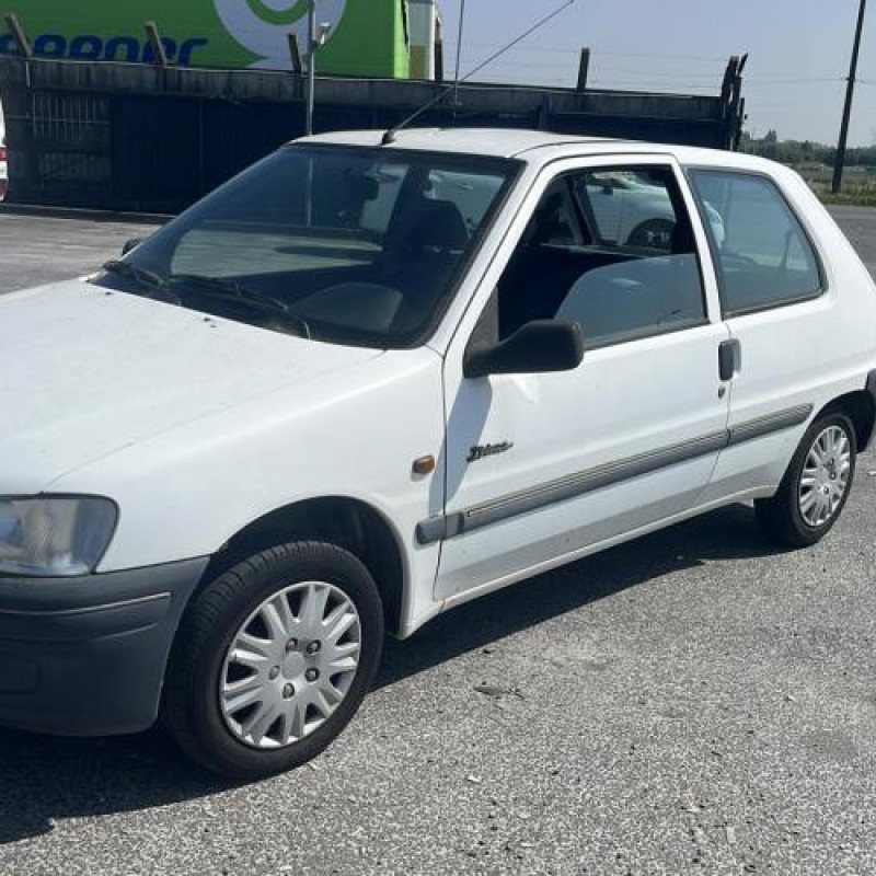 Retroviseur interieur PEUGEOT 106 Photo n°8