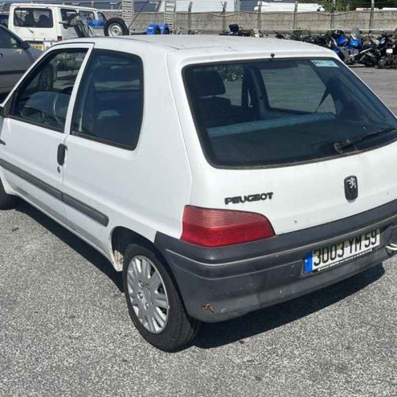 Retroviseur interieur PEUGEOT 106 Photo n°10