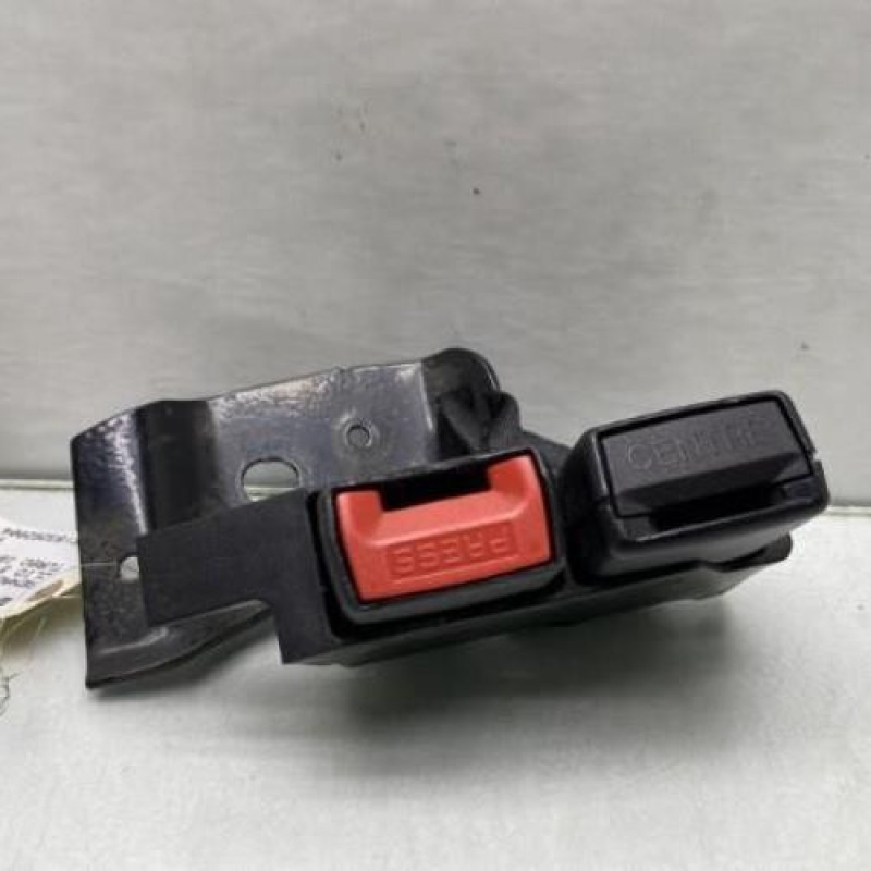 Attache ceinture arriere gauche RENAULT CLIO 3 Photo n°1