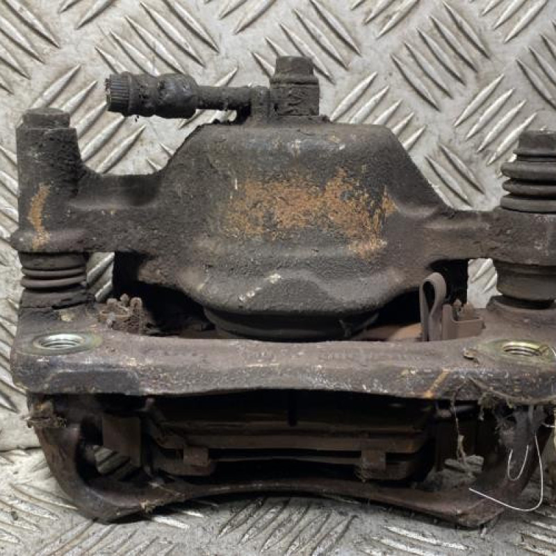 Etrier avant gauche (freinage) HYUNDAI GETZ Photo n°3
