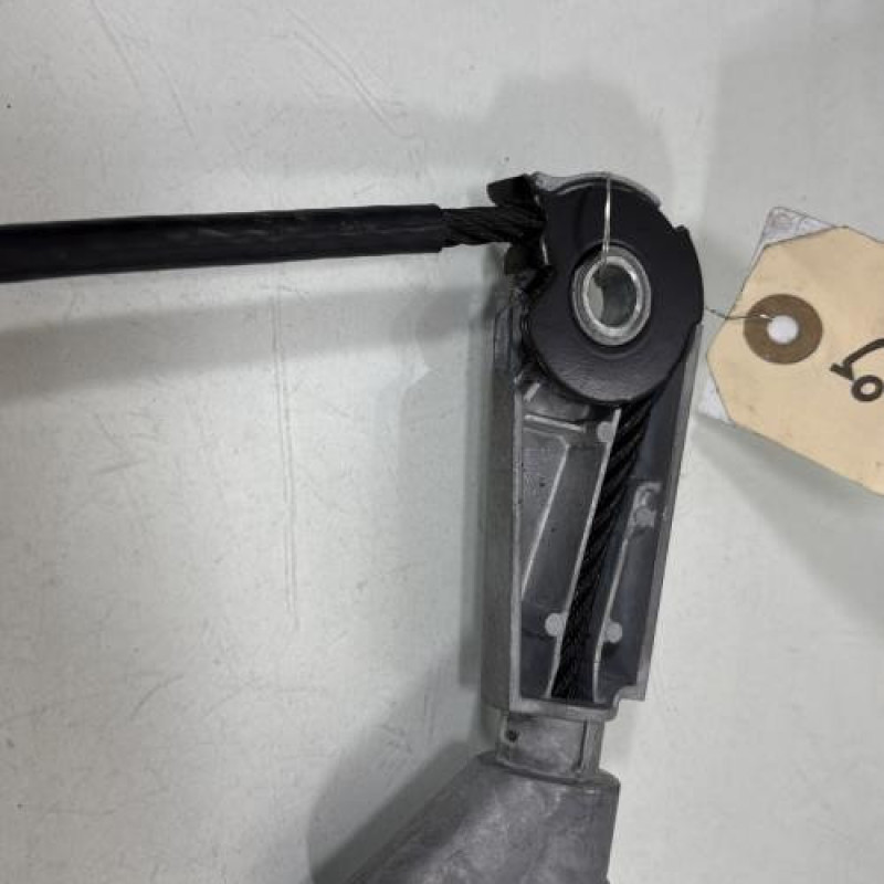 Pretensionneur de ceinture avant gauche RENAULT MEGANE 2 Photo n°3